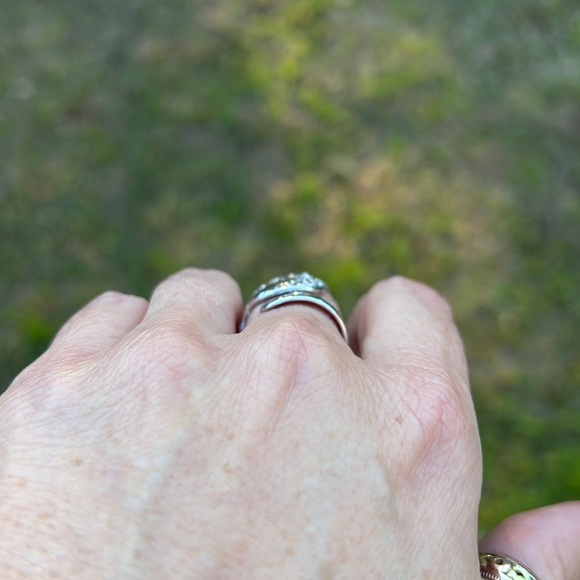 Vintage Sterling Silver UNCAS Floral Scroll Spoon Handle Ring - Picture 6 of 17